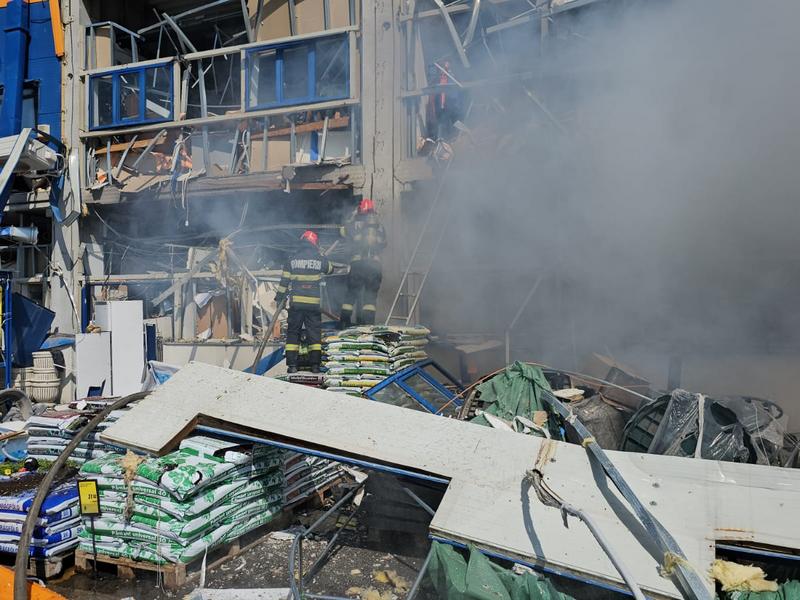 Explozie și incendiu în Botoșani: șapte răniți, Planul Roșu activat - imagini foto și video